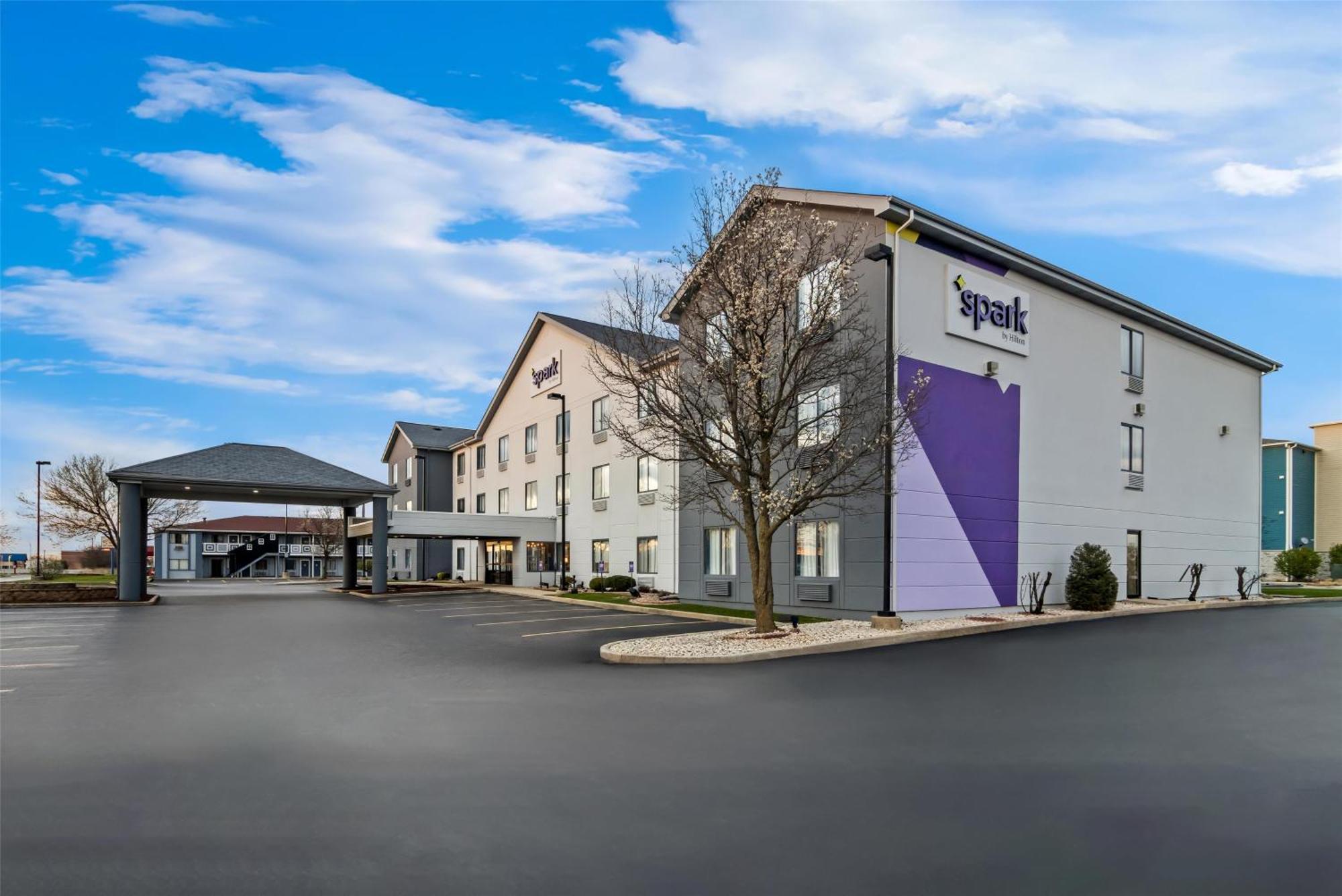 Inn & Suites מריוויל מראה חיצוני תמונה